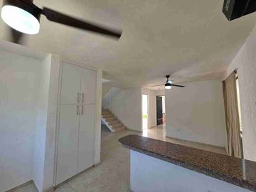 CASA EN RENTA CON ROOFTOP Y PISCINA