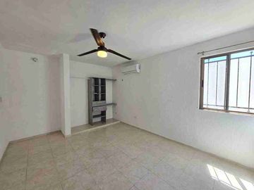 CASA EN RENTA CON ROOFTOP Y PISCINA