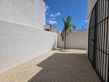 CASA EN RENTA CON ROOFTOP Y PISCINA