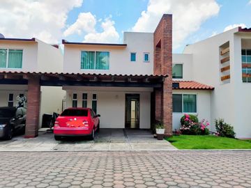 Renta casa muy amplia en Viandas, cerca de Av. Torres, Tecnológico y Tollocan