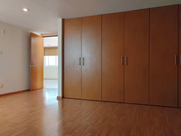 Renta casa muy amplia en Viandas, cerca de Av. Torres, Tecnológico y Tollocan