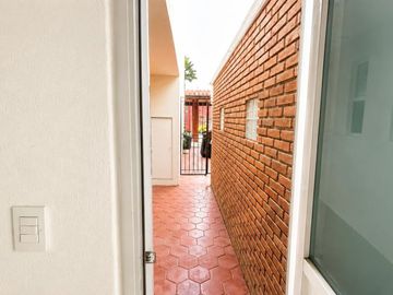 Renta casa muy amplia en Viandas, cerca de Av. Torres, Tecnológico y Tollocan