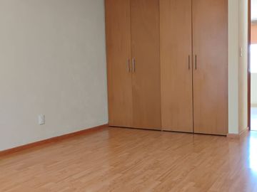 Renta casa muy amplia en Viandas, cerca de Av. Torres, Tecnológico y Tollocan