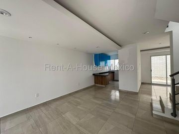 Casa en Renta en Zaru Zakia | 3 Recámaras | Sala de TV | 2.5 baños | Amenidades Exclusivas