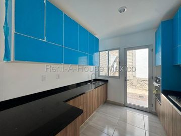 Casa en Renta en Zaru Zakia | 3 Recámaras | Sala de TV | 2.5 baños | Amenidades Exclusivas
