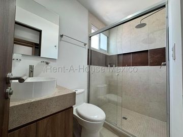 Casa en Renta en Zaru Zakia | 3 Recámaras | Sala de TV | 2.5 baños | Amenidades Exclusivas