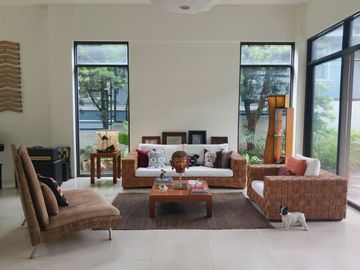 FOR SALE! 450 sqm 4BR Hillsborough Alabang Village Muntinlupa