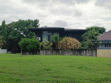 FOR SALE! 450 sqm 4BR Hillsborough Alabang Village Muntinlupa