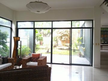 FOR SALE! 450 sqm 4BR Hillsborough Alabang Village Muntinlupa