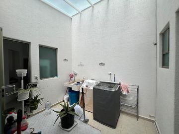 CASA DE UN NIVEL EN VENTA EN FRACCIONAMIENTO PRIVADO PUNTALBA ✨🏡  Vive con la comodidad de una casa de una sola planta