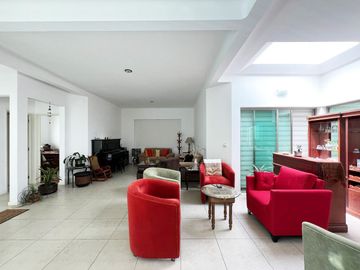 CASA DE UN NIVEL EN VENTA EN FRACCIONAMIENTO PRIVADO PUNTALBA ✨🏡  Vive con la comodidad de una casa de una sola planta