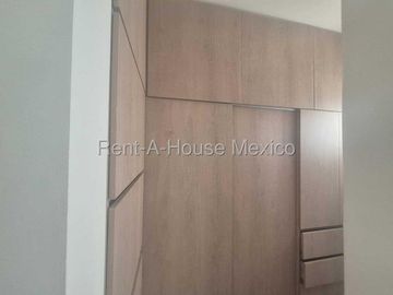 Casa Amueblada en Renta en Paseo San Junípero | Doble Seguridad | 3 rec | 2.5 baños | Jardín YR