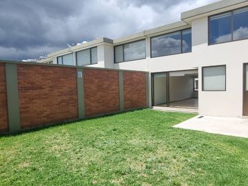 CASA EN RENTA EN LOMAS VIRREYES, CALIMAYA, ESATDO DE MÉXICO