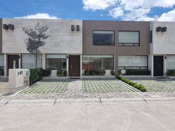 CASA EN RENTA EN LOMAS VIRREYES, CALIMAYA, ESATDO DE MÉXICO