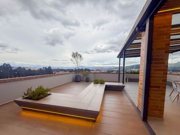 Suite en venta en Edificio Orisoonte, cerca del tranvía | 64,11 m², balcón, parqueadero y bodega
