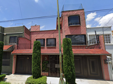 HERMOSA CASA EN AZCAPO CLAVERIA LA NUEVA OPORTUNIDAD EN REMATE BANCARIO