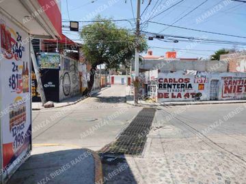 Terreno en renta en Jurica Pueblo en esquina