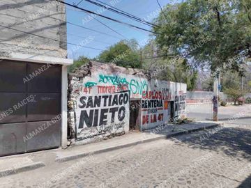 Terreno en renta en Jurica Pueblo en esquina