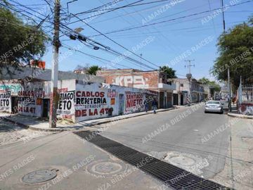 Terreno en renta en Jurica Pueblo en esquina