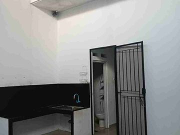 rumah siap huni di jalan raya kelapa dua pendurenan mustika jaya bekasi timur