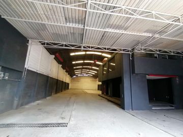 Bodega Comercial sobre 31 Poniente a 5 Minutos de Angelópolis