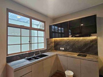 Townhouse Modern Full Furnished Taman Paris Lippo Utara