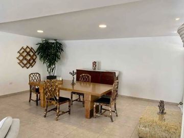 SE VENDE HERMOSA CASA