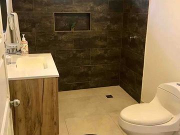 SE VENDE HERMOSA CASA