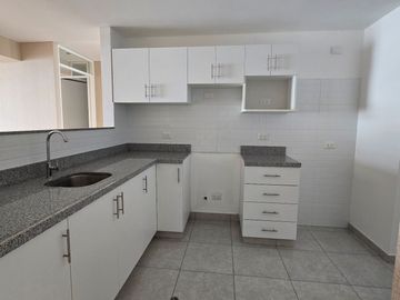 Se Vende Departamento de Estreno en Surco – No Paga Alcabala