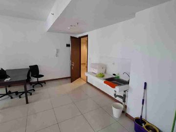 DISEWA CEPAT APARTEMEN M-Town Signature 2 BR Kosongan ada AC 3 tower Jefferson