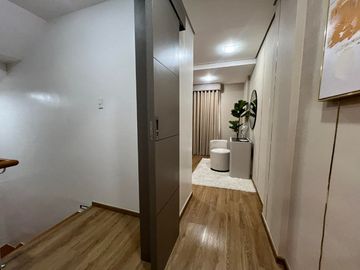 17M-FOR SALE 4 STOREY TOWNHOUSE w/ LOFT PLUS 3 BEDROOMS, LOCATED IN PROJECT 8 QUEZON CITY