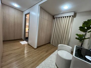17M-FOR SALE 4 STOREY TOWNHOUSE w/ LOFT PLUS 3 BEDROOMS, LOCATED IN PROJECT 8 QUEZON CITY