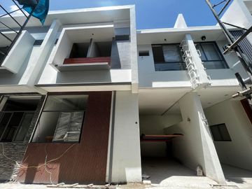 20M-FOR SALE 3 STOREY TOWNHOUSE w/ 3 BEDROOMS PLUS BUILT IN CLOSET, LOCATED IN TANDANG SORA, QUEZON CITY
