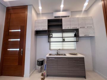 20M-FOR SALE 3 STOREY TOWNHOUSE w/ 3 BEDROOMS PLUS BUILT IN CLOSET, LOCATED IN TANDANG SORA, QUEZON CITY