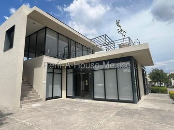 Casa en Venta - 3 Recamaras - Amenidades - Zakia