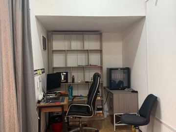 Paling Murah!! Dijual Rumah 3 Lantai Puri 11 Semi Furnished Luas 7X12,5 Dekat Green Lake