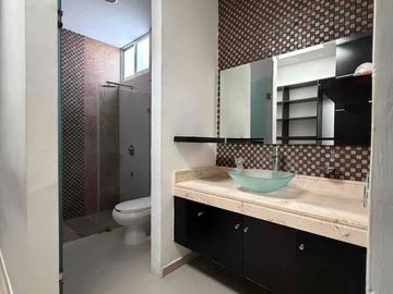 🏡 CASA EN RENTA EN PRIVADA RESIDENCIAL ALTABRISA | TOTALMENTE AMUEBLADA Y EQUIPADA, ZONA NORTE . CON FÁCIL ACCESO A PERIFÉRICO.