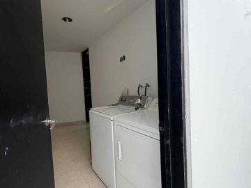 🏡 CASA EN RENTA EN PRIVADA RESIDENCIAL ALTABRISA | TOTALMENTE AMUEBLADA Y EQUIPADA, ZONA NORTE . CON FÁCIL ACCESO A PERIFÉRICO.