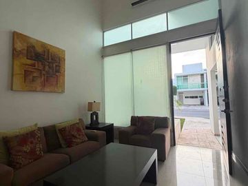 🏡 CASA EN RENTA EN PRIVADA RESIDENCIAL ALTABRISA | TOTALMENTE AMUEBLADA Y EQUIPADA, ZONA NORTE . CON FÁCIL ACCESO A PERIFÉRICO.