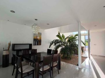 🏡 CASA EN RENTA EN PRIVADA RESIDENCIAL ALTABRISA | TOTALMENTE AMUEBLADA Y EQUIPADA, ZONA NORTE . CON FÁCIL ACCESO A PERIFÉRICO.