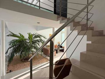 🏡 CASA EN RENTA EN PRIVADA RESIDENCIAL ALTABRISA | TOTALMENTE AMUEBLADA Y EQUIPADA, ZONA NORTE . CON FÁCIL ACCESO A PERIFÉRICO.