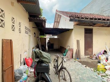 Rumah di kompleks taman baru dekat mall epicentrum