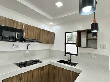 FOR SALE! RFO  House and Lot w/ 4Bedrooms 2-Storey in Brgy Villamonte-AP