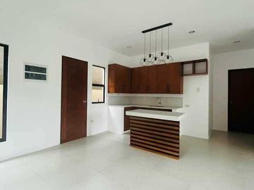 FOR SALE! 2-Storey House and Lot w/ 4 Bedrooms in Brgy Villamonte Bacolod City-AP