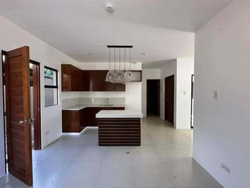 FOR SALE! 2-Storey House and Lot w/ 4 Bedrooms in Brgy Villamonte Bacolod City-AP
