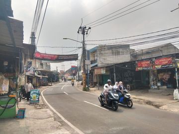 Tanah dan Bangunan Luas Pinggir Jalan Ramai Lokasi Strategis Hitung Tanah di Ciledug Tangerang