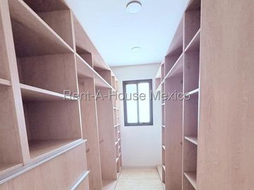 Departamento con 2 recámaras y amenidades - RENTA. Juriquilla