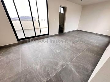 Casa con sala de TV, roof garden, estudio, 3 recámaras - Zibatá. RENTA