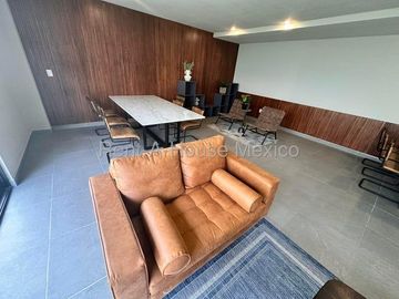 Casa con sala de TV, roof garden, estudio, 3 recámaras - Zibatá. RENTA