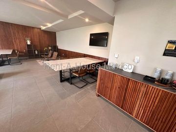 Casa con sala de TV, roof garden, estudio, 3 recámaras - Zibatá. RENTA